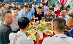 Đầm ấm “Bữa cơm Công đoàn” của 69 đoàn viên CĐCS Công ty TNHH Bê tông Hồng Lĩnh 